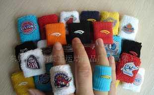 護(hu)腕(wan)、護(hu)指與精美禮品贈品——闖王運動用品廠(chang)為(wei)您打(da)造專(zhuan)業(ye)運動與休(xiu)閑體驗(yan)