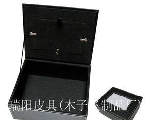 東(dong)莞市(shi)企石木子飛皮(pi)具(ju)制品(pin)廠(chang) 優(you)質(zhi)禮品皮(pi)具(ju)價格、批(pi)發(fa)與(yu)相冊(ce)展(zhan)示(shi)